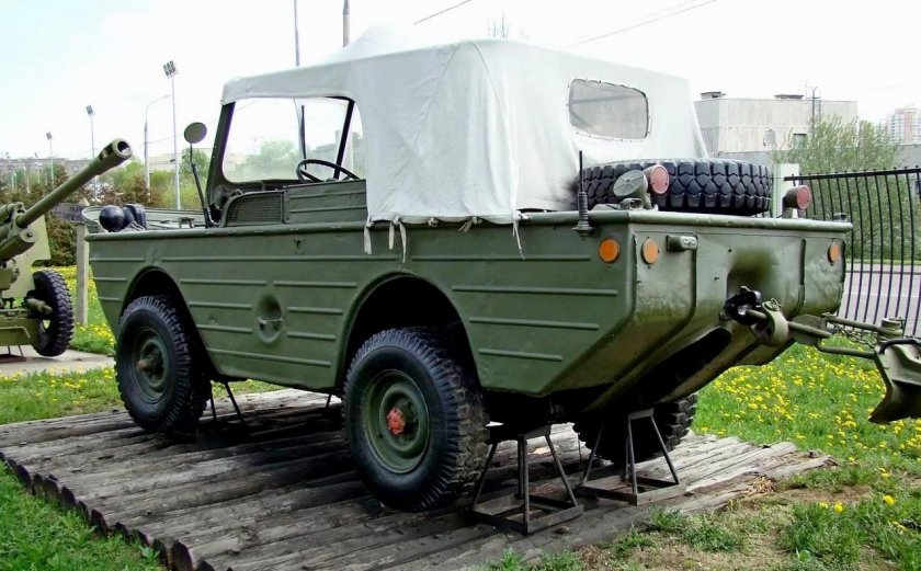 ГАЗ 46 мав амфибия