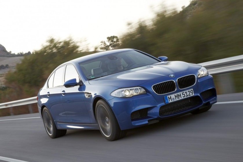 BMW m5 f10 2011