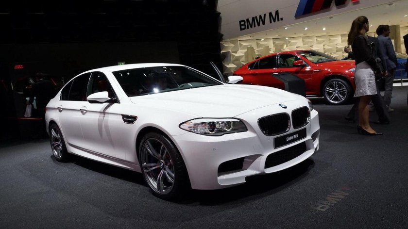 BMW m5 белая седан