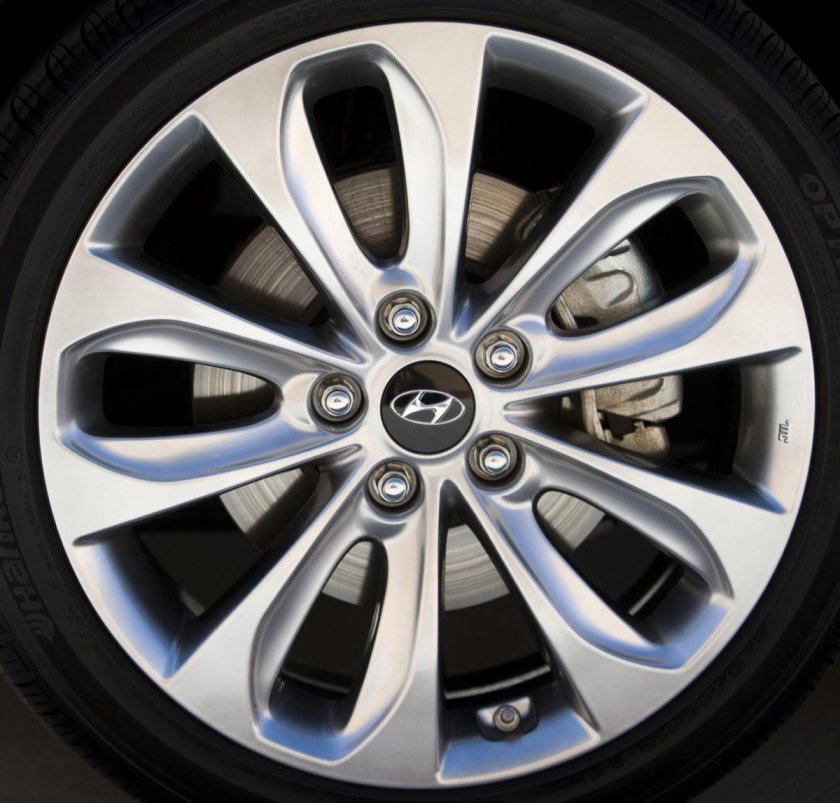 Hyundai Sonata на дисках
