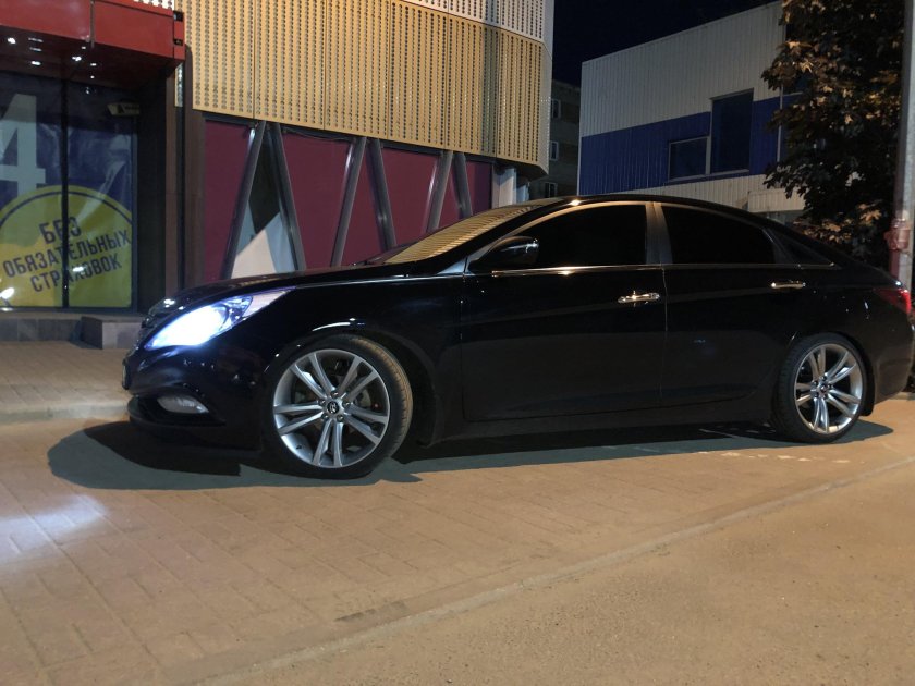 Хендай Соната черная 2012