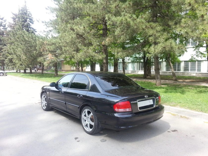 Hyundai Sonata EF черная r17
