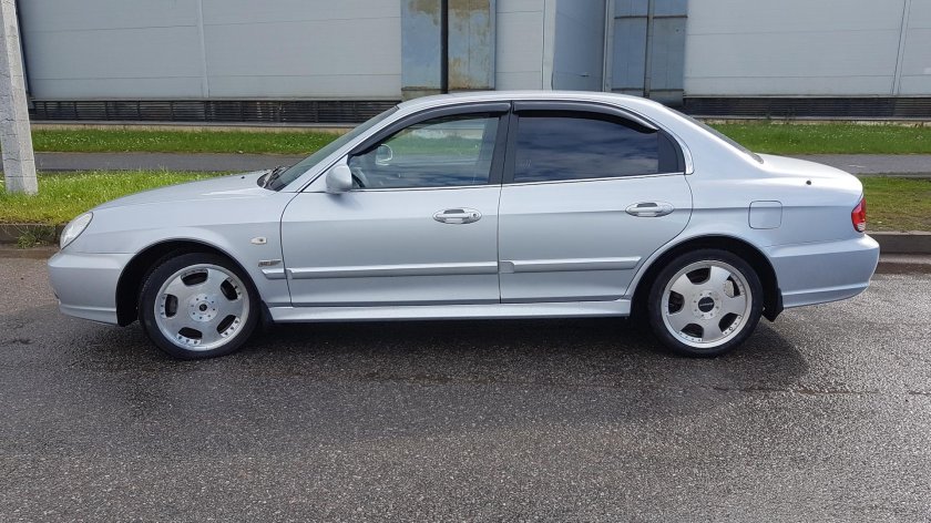 Hyundai Sonata EF r18