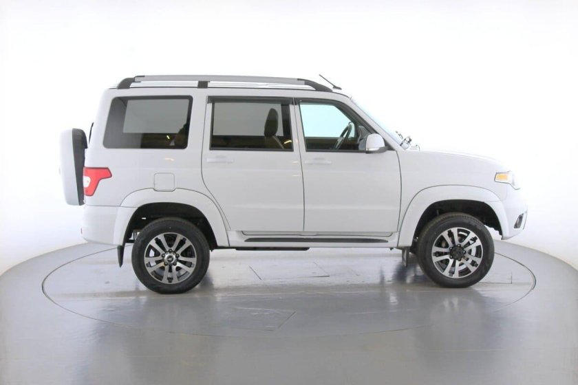 УАЗ Патриот вид сверху