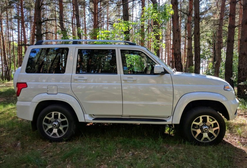 УАЗ Патриот белый 2020