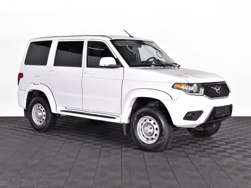 УАЗ Патриот 2018 белый