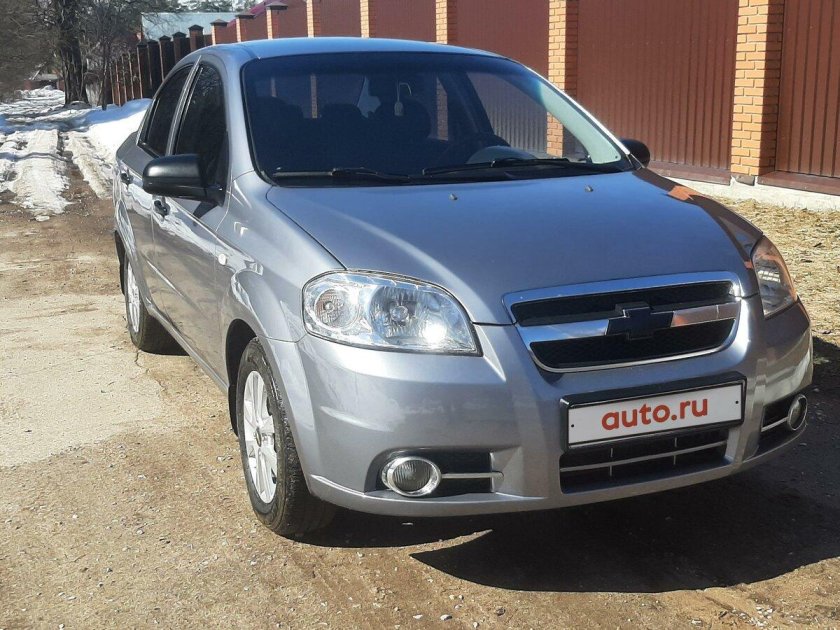 Шевроле Авео серая