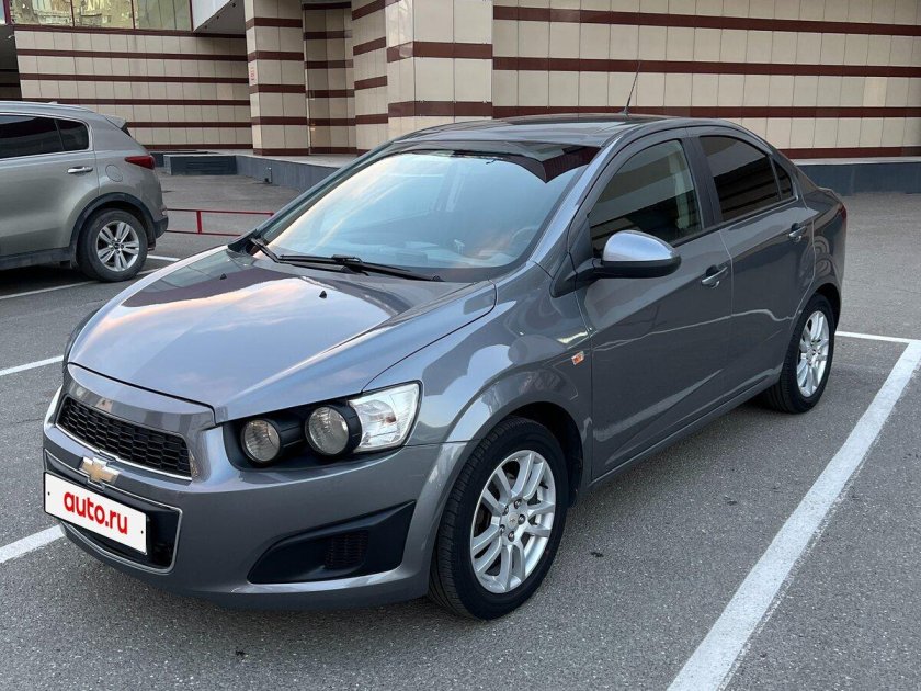 Chevrolet aveo серый