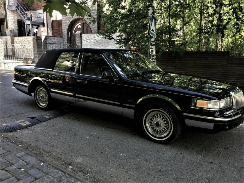 Lincoln Town car 1995 черный