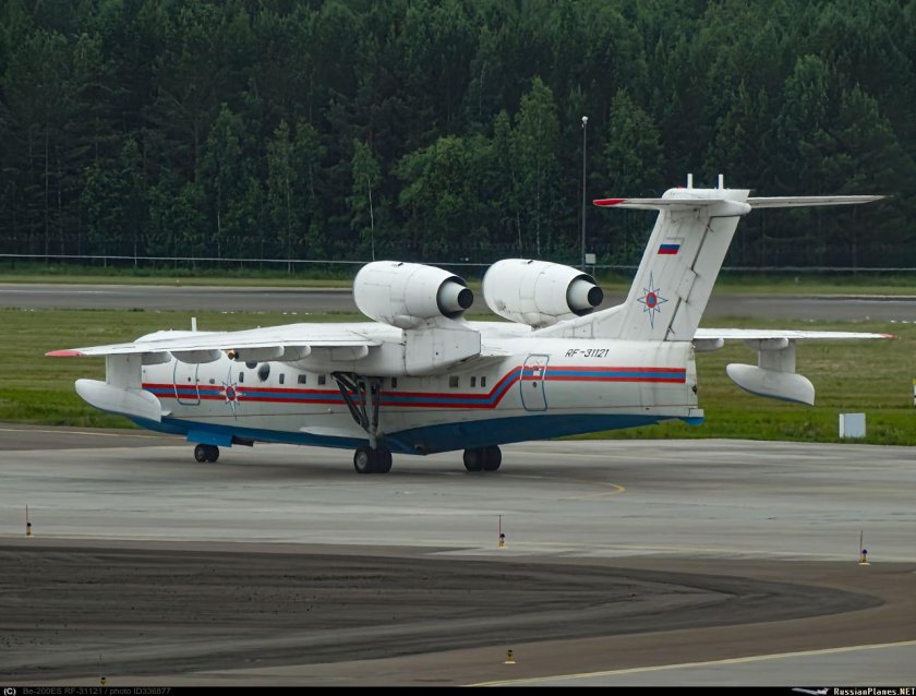 Самолет амфибия бе 200