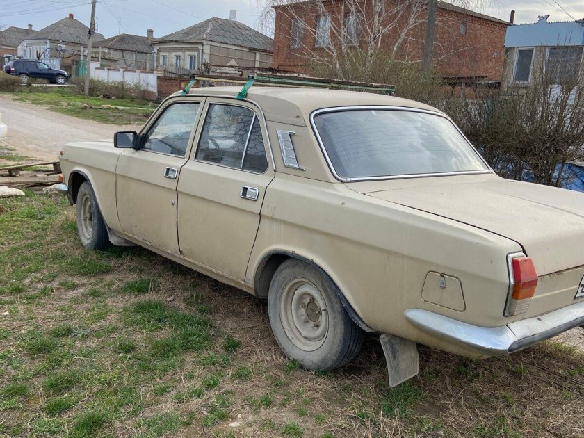 Автомобиль волга газ 2410