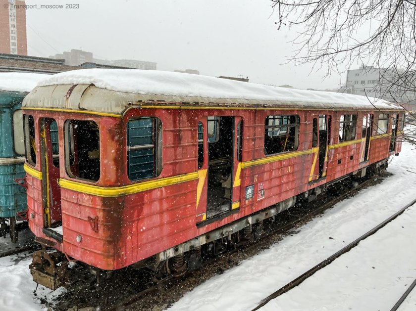 Контактно-аккумуляторный электровоз вэка-001