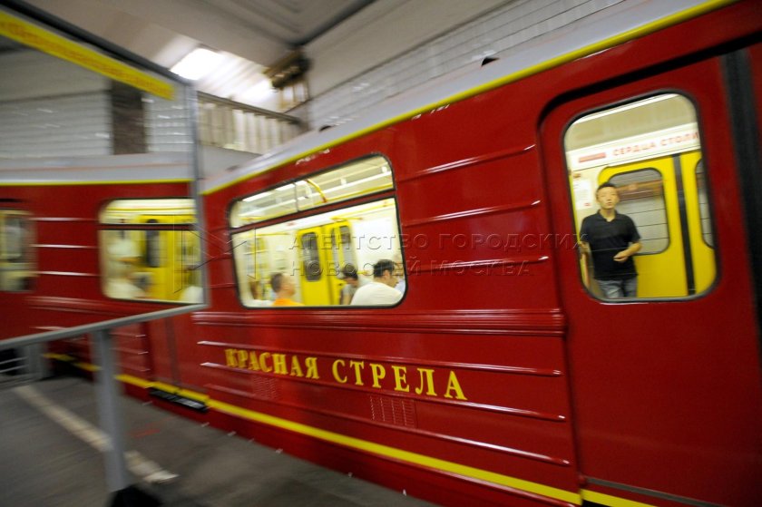 Красная стрела на Сокольнической линии