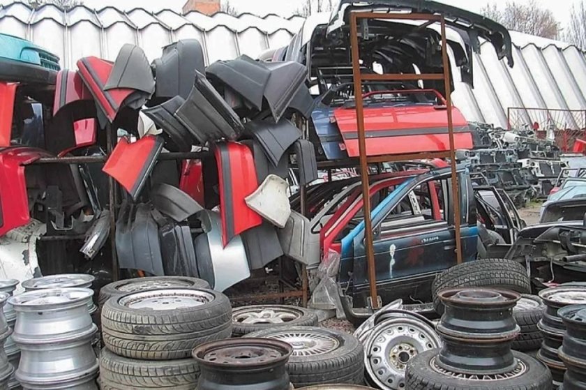 Автозапчасти б/у