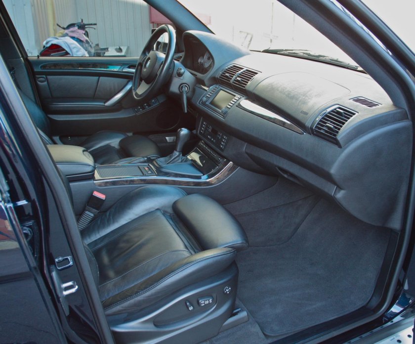 БМВ х5 е53 черный салон