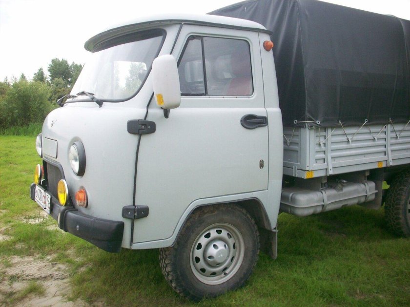 Уаз грузовой бортовой 330365