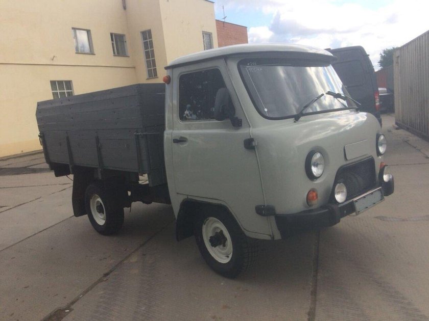 УАЗ 3303 бортовой грузовик