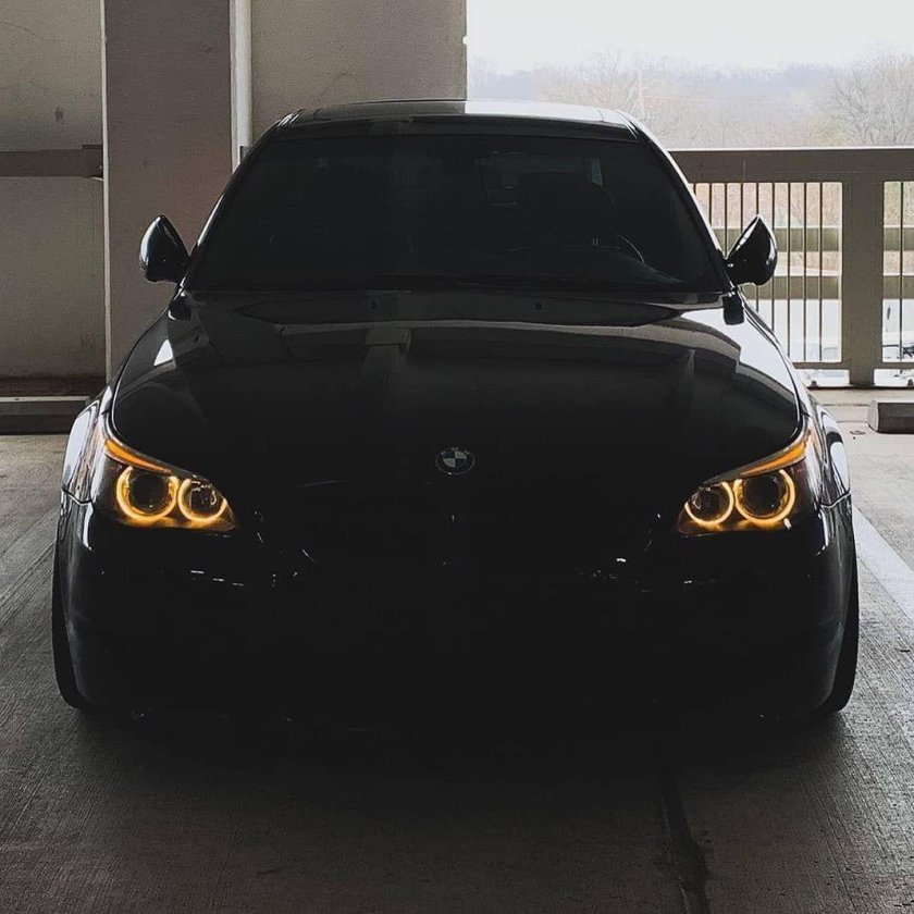 БМВ е60 черная