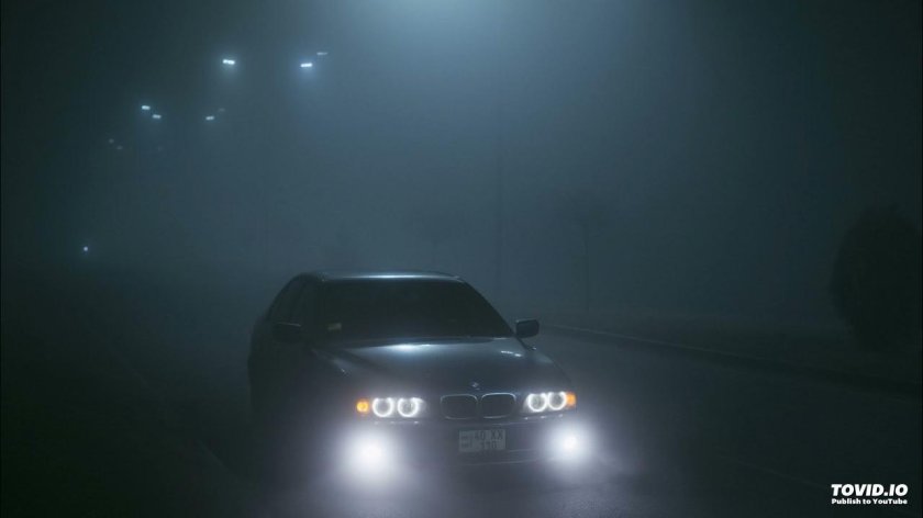 БМВ е39 в темноте