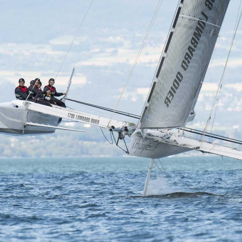 Парусный катамаран торнадо