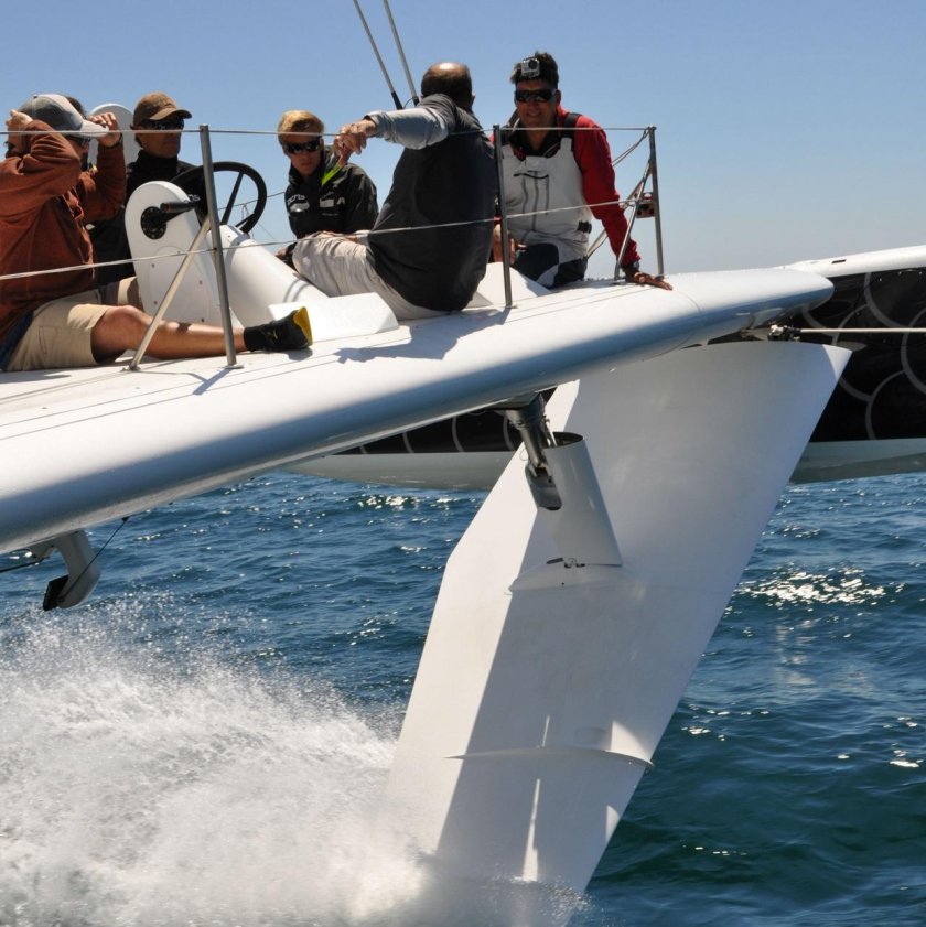 Парусный тримаран