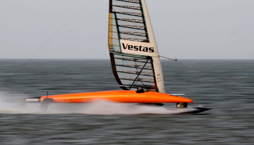 Самый быстрый парусник в мире Hydroptere