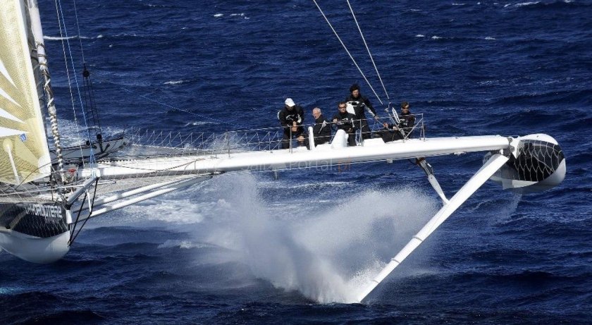 Тримаран Hydroptere