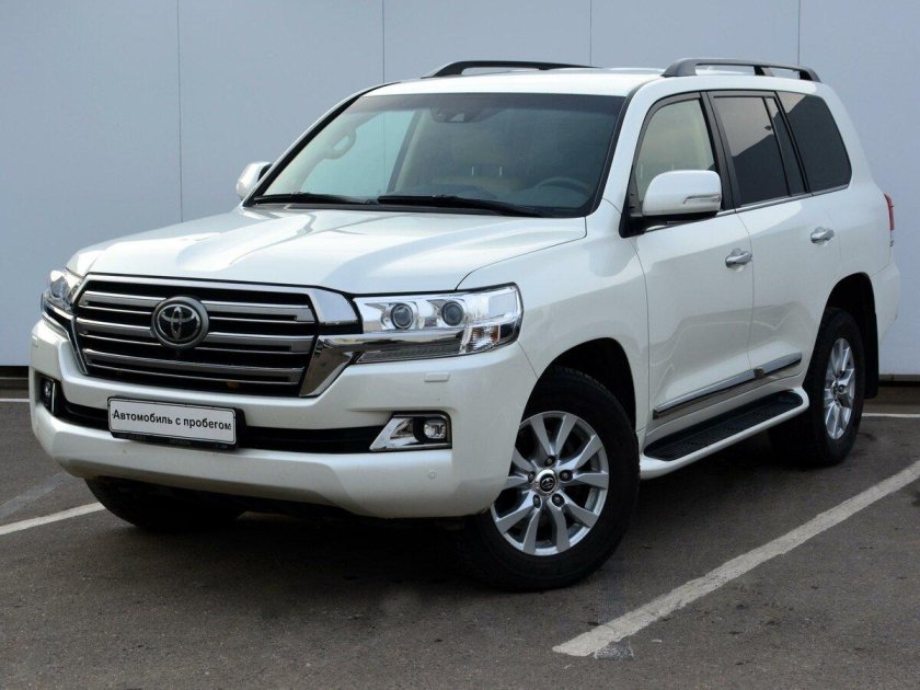 Тойота ленд Крузер 200 белы