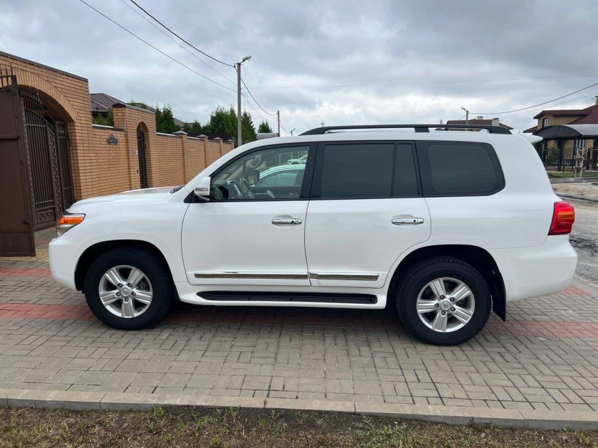 Toyota land cruiser 200 series