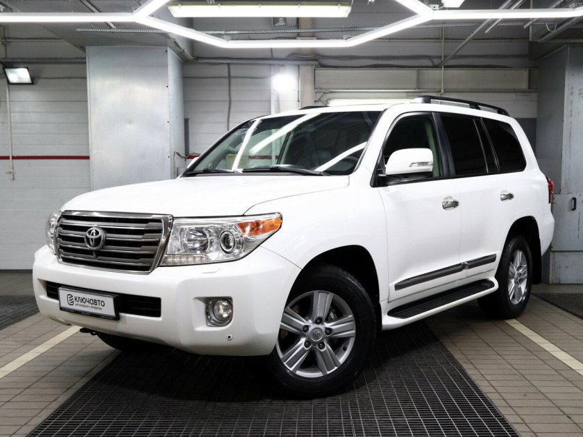 Toyota land cruiser 200 рестайлинг