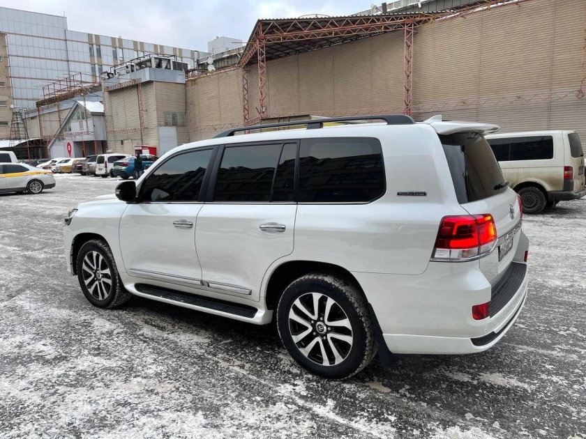 Toyota Land Cruiser 200