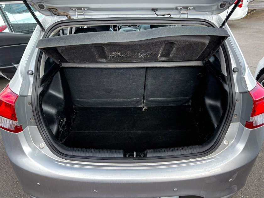 Киа СИД 2008 хэтчбек багажник