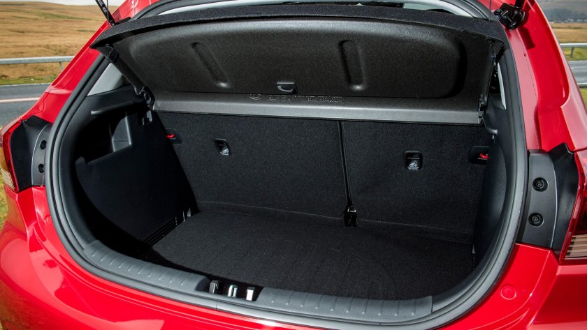 Kia Rio 3 хэтчбек багажник