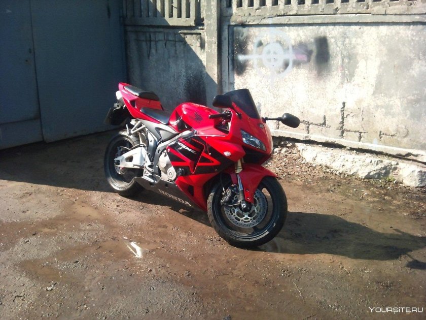Хонда СБР 600 В гараже