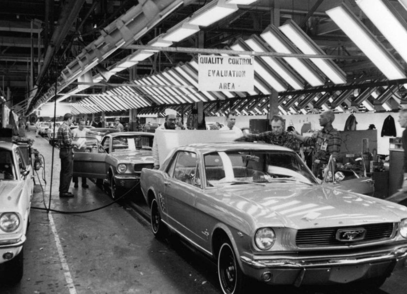 Ford Mustang i конвейер 1964