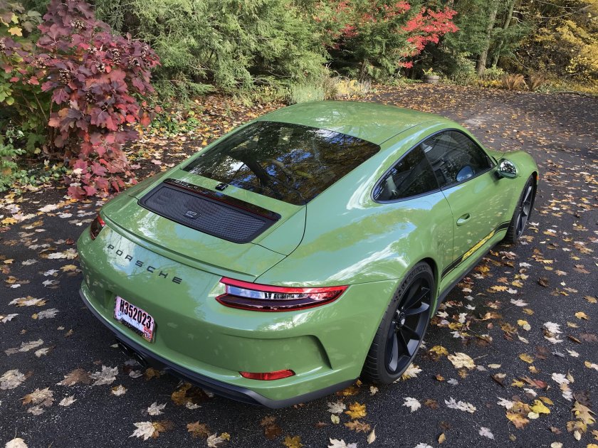 Порше 911 зеленый матовый