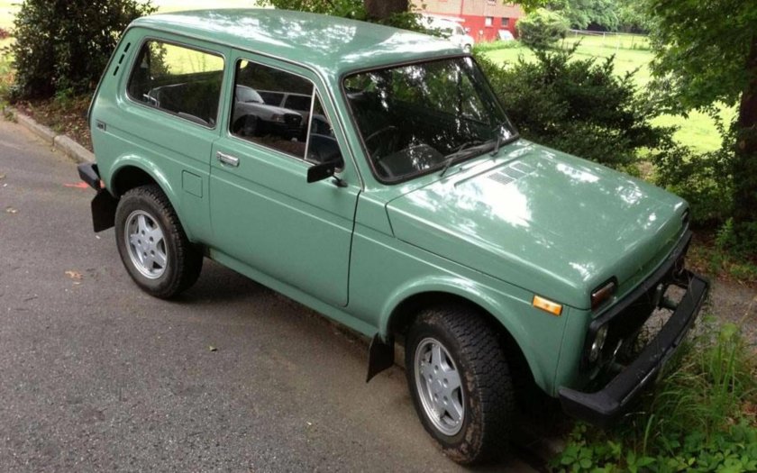 Нива 2121 бирюзовая