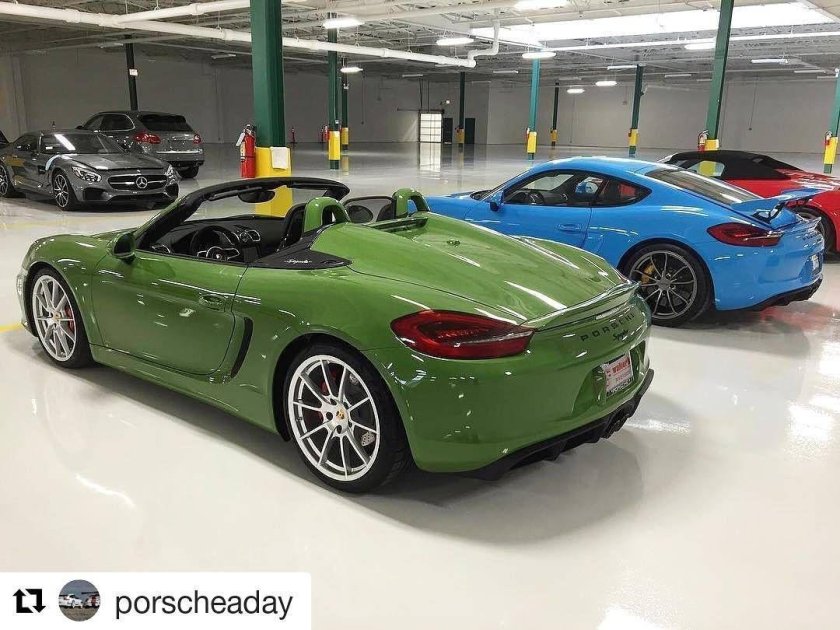 Порше 911 оливковый