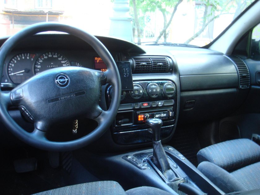 Opel Omega 2.0 1998