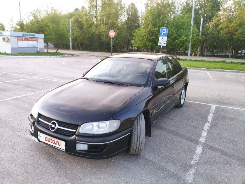 Опель Омега 1998 года