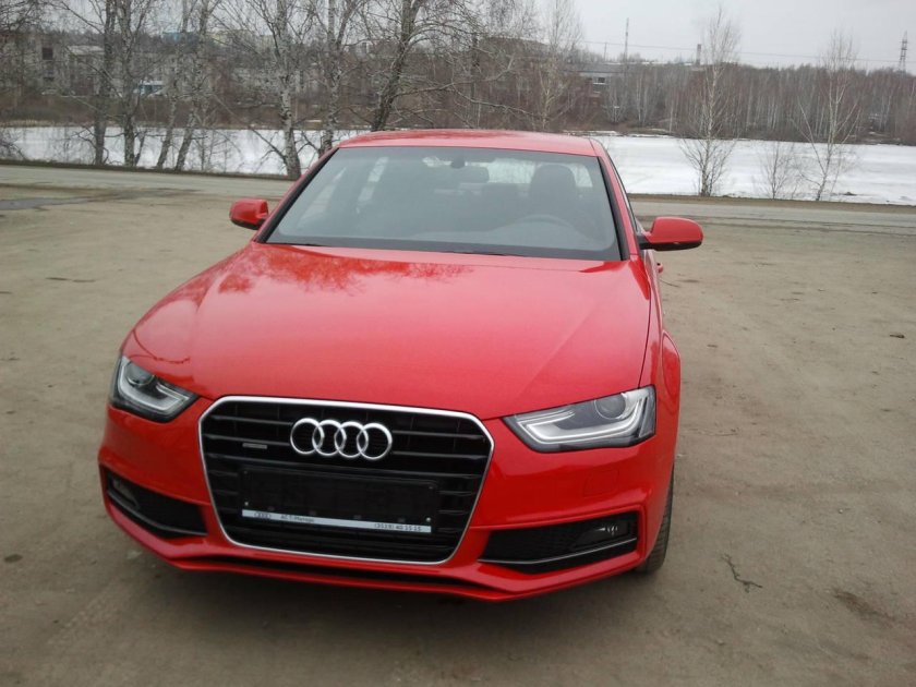 Audi 2008 a4 красный