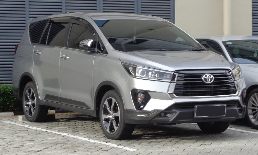 Toyota innova 2022