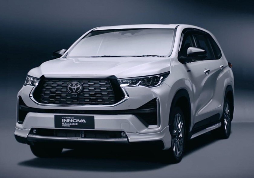 Toyota Innova 2023