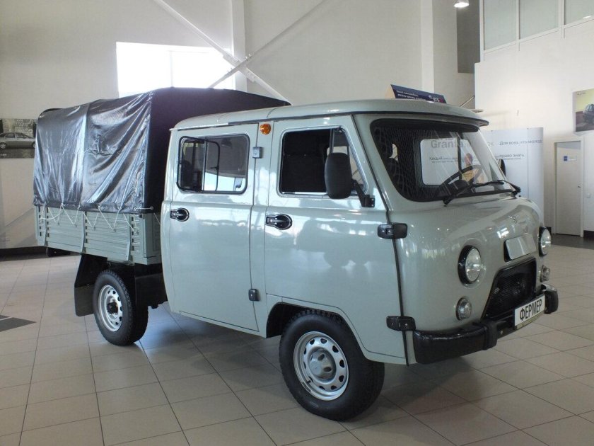 Грузовой бортовой УАЗ-390945