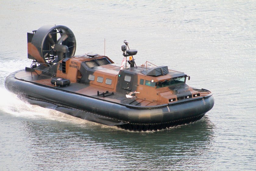 Griffon Hoverwork 2400td Hovercraft