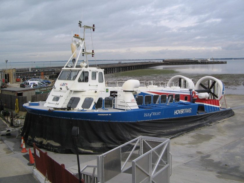 Судном на воздушной подушке «Freedom 90»