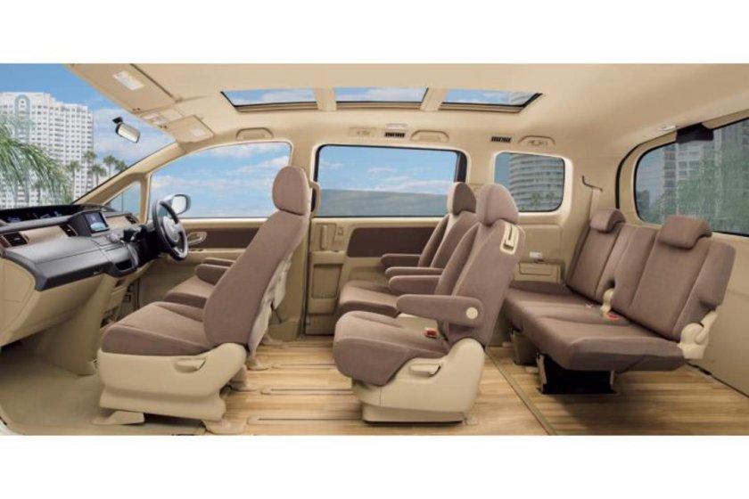 Honda Stepwgn spada 8 мест