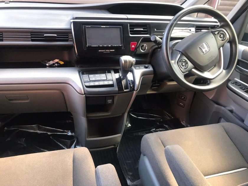 Honda Stepwgn 2015 салон