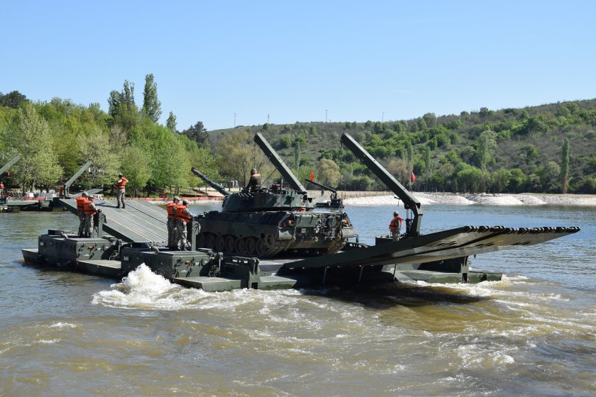 Переправочно-десантный паром ПДП
