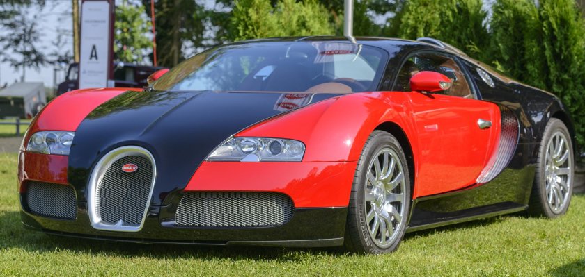 Bugatti Veyron Red
